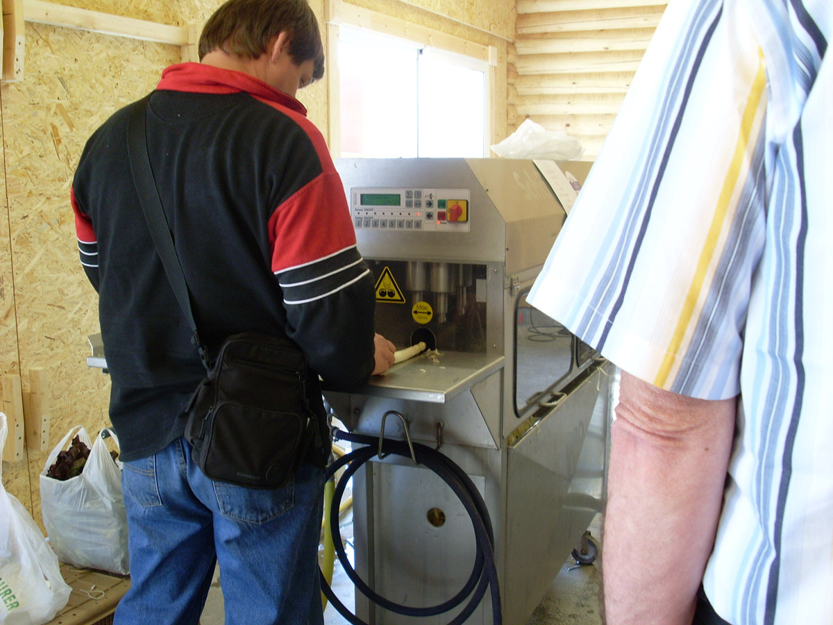 Eplucheuse d'asperges à la Ferme Maurer de Dorlisheim