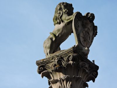 Lion de la fontaine place de l'hôtel de ville à molsheim